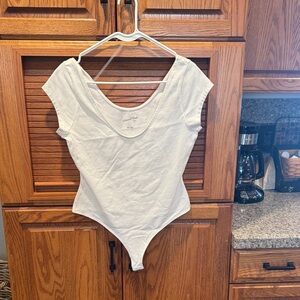 Universal Thread Cream Scoop Neck Top